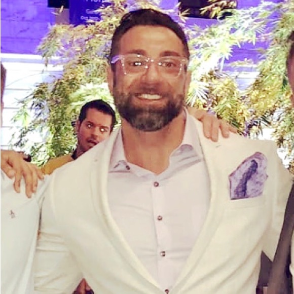 Meet your Posher, Luigi - Picture 1 of 2